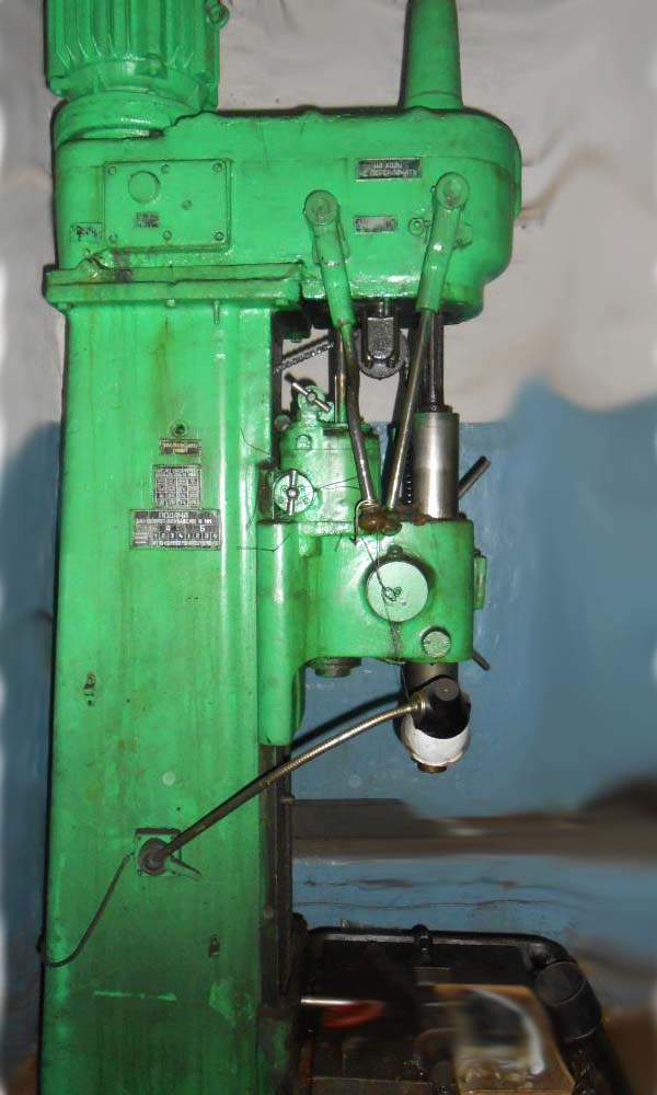 Загальний вигляд свердлильного верстата 2135 2135 Загальний вигляд свердлильного верстата